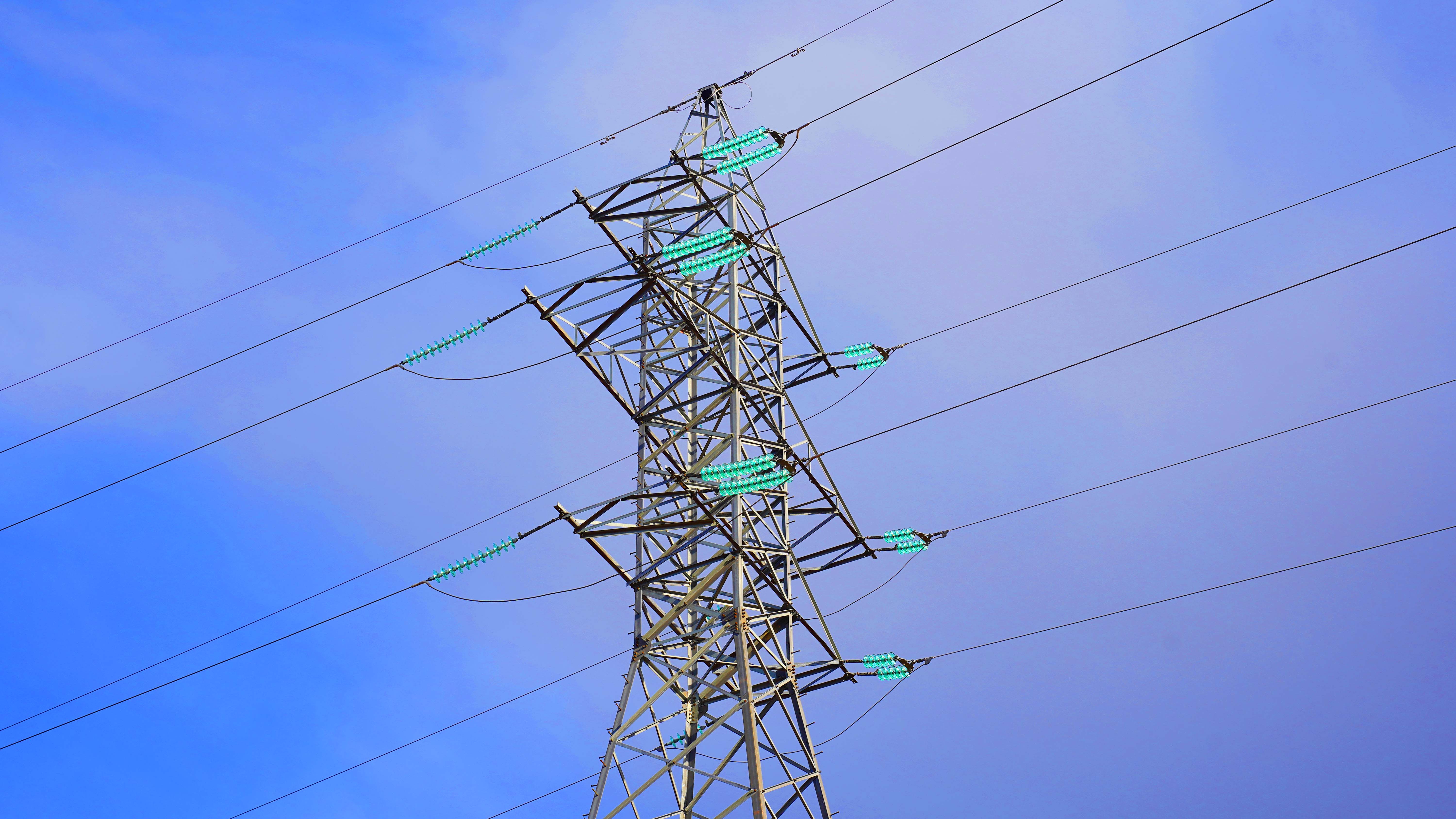 РусГидро построило и ввело в работу ЛЭП 220 кВ, которая соединила крупнейшие электростанциии Магаданской области: Усть-Среднеканскую и Колымскую ГЭС.